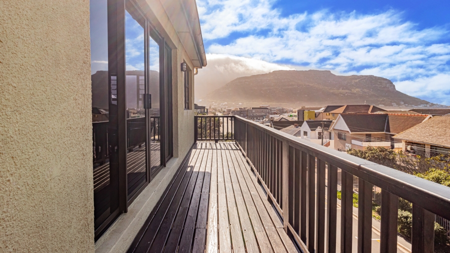 8 Bedroom Property for Sale in Fish Hoek Western Cape
